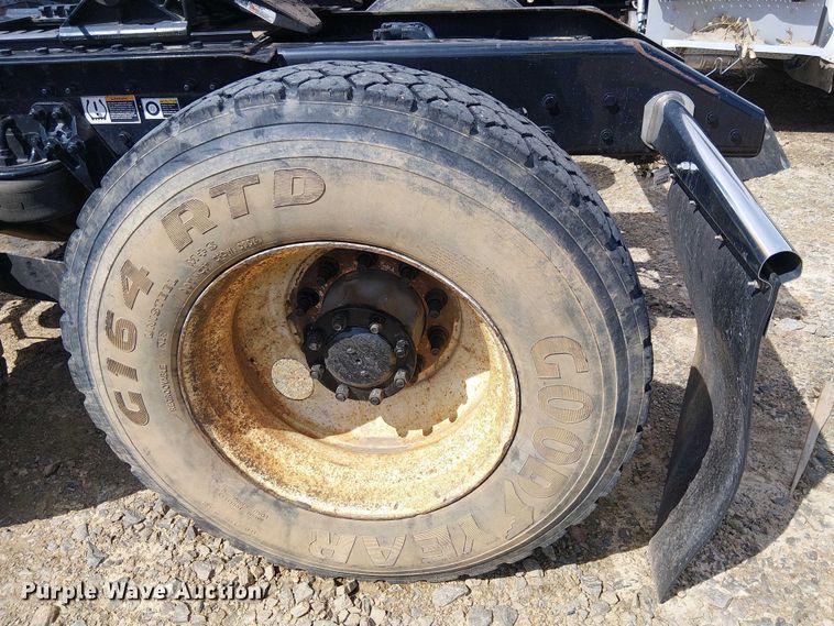 image for item YA2877 2025 Kenworth W900 semi truck