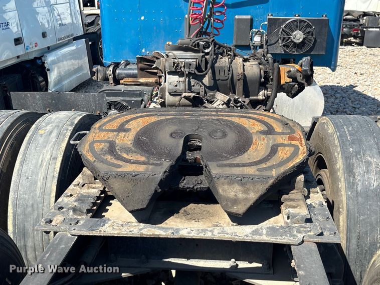 image for item YA2903 2017 Kenworth T680 semi truck