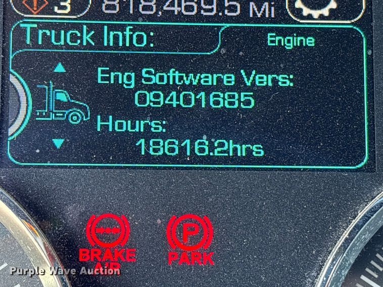 image for item YA2903 2017 Kenworth T680 semi truck