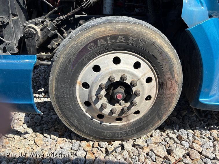 image for item YA2903 2017 Kenworth T680 semi truck