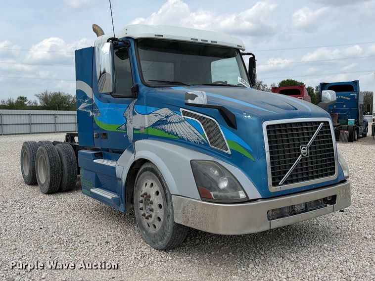 image for item YA2987 2017 Volvo VNL semi truck