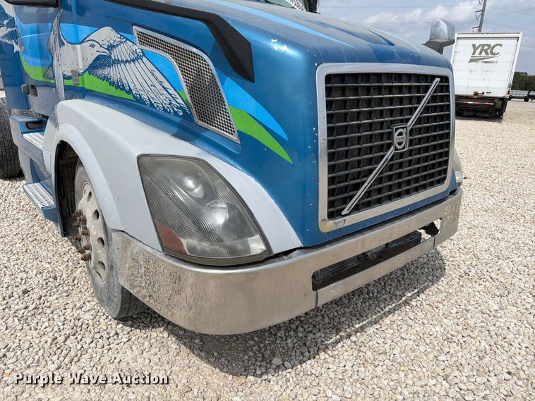 image for item YA2987 2017 Volvo VNL semi truck