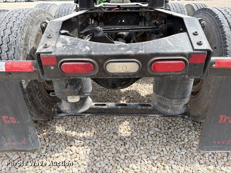 image for item YA2987 2017 Volvo VNL semi truck