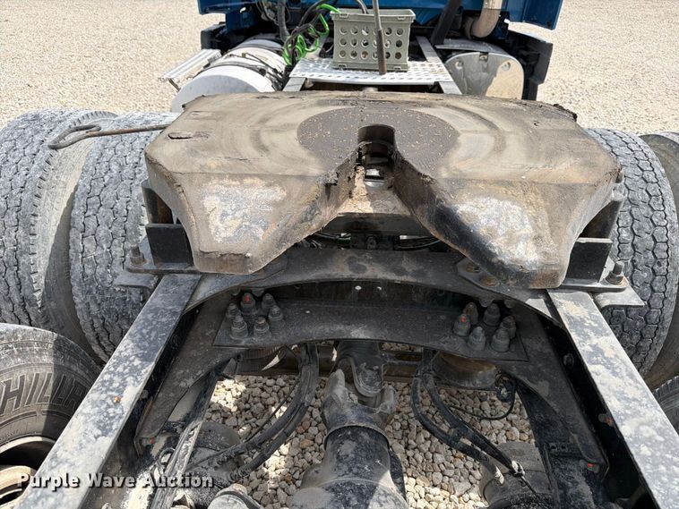 image for item YA2987 2017 Volvo VNL semi truck