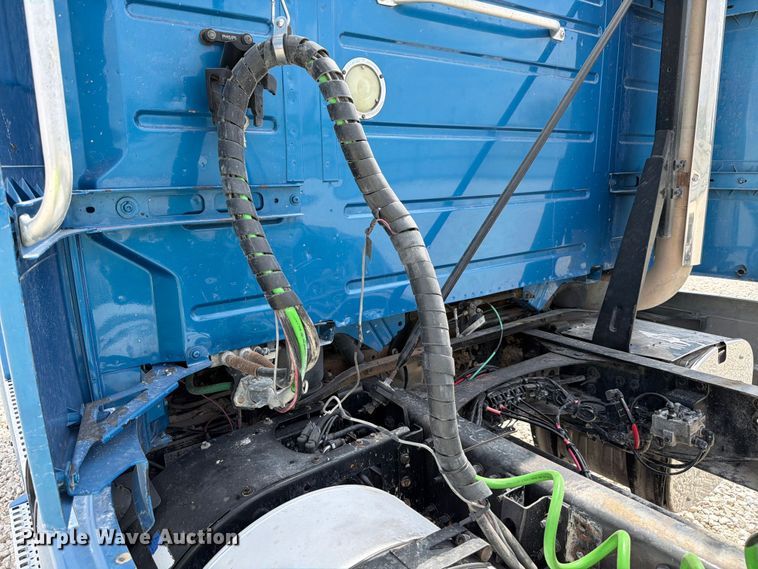 image for item YA2987 2017 Volvo VNL semi truck