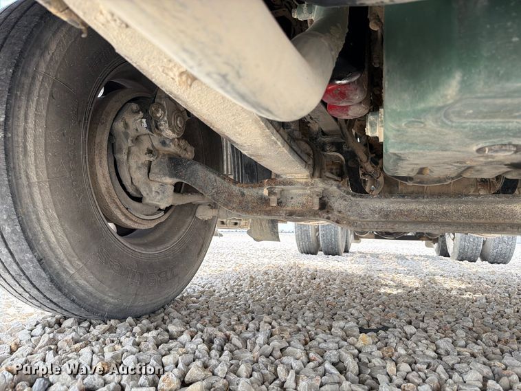 image for item YA2987 2017 Volvo VNL semi truck