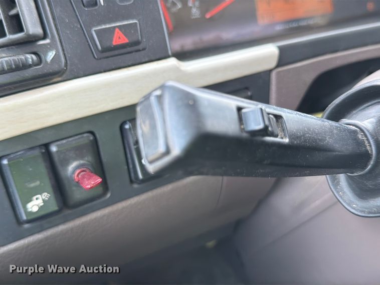 image for item YA2987 2017 Volvo VNL semi truck