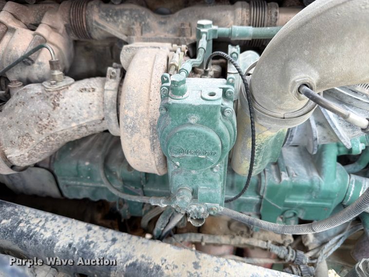 image for item YA2987 2017 Volvo VNL semi truck