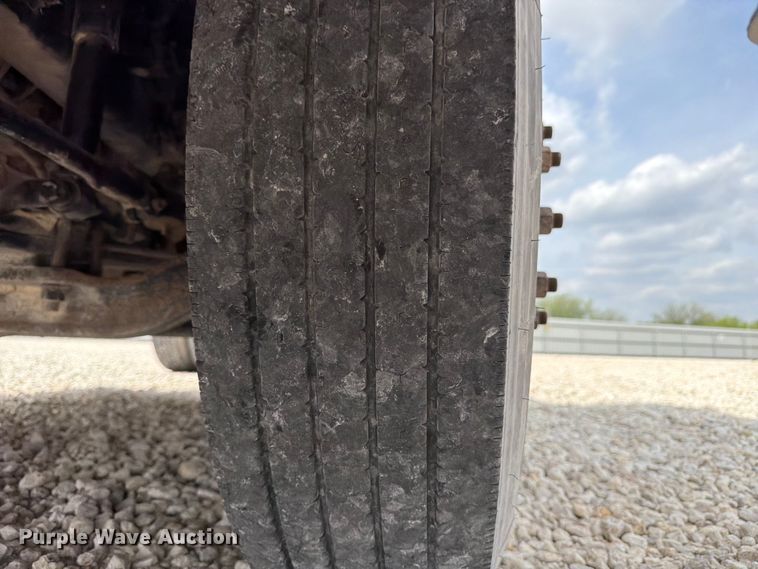 image for item YA2987 2017 Volvo VNL semi truck