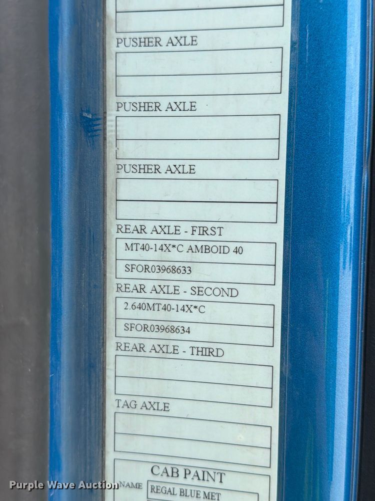 image for item YA2987 2017 Volvo VNL semi truck