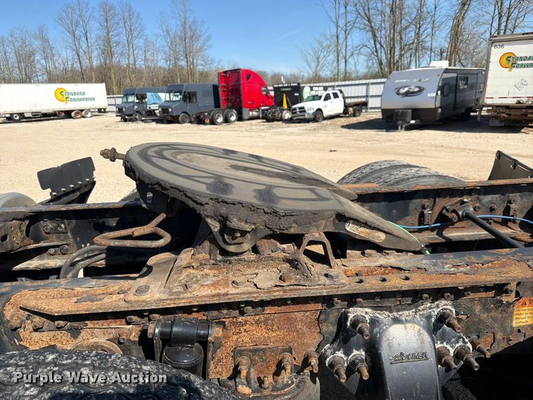 image for item YA2996 2017 Freightliner  Cascadia semi truck