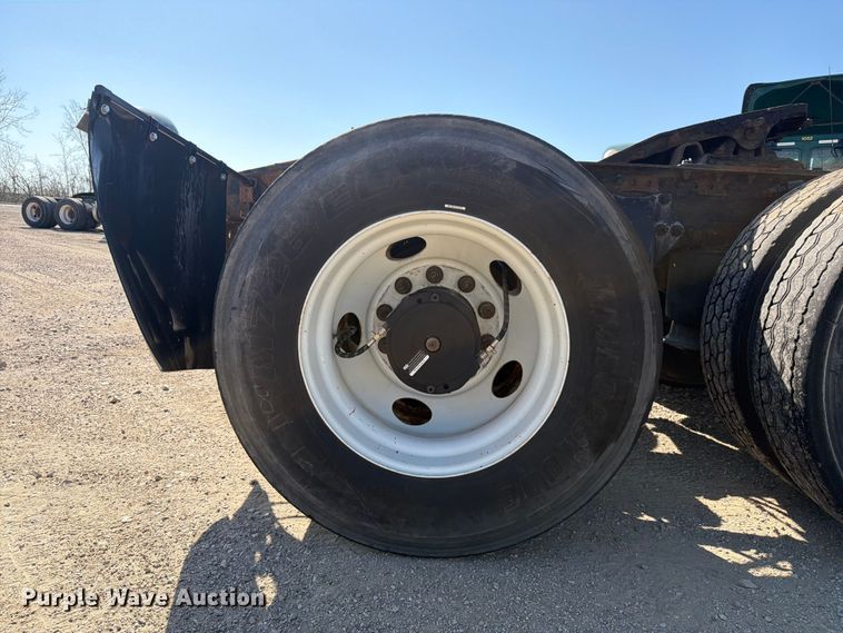 image for item YA2996 2017 Freightliner  Cascadia semi truck