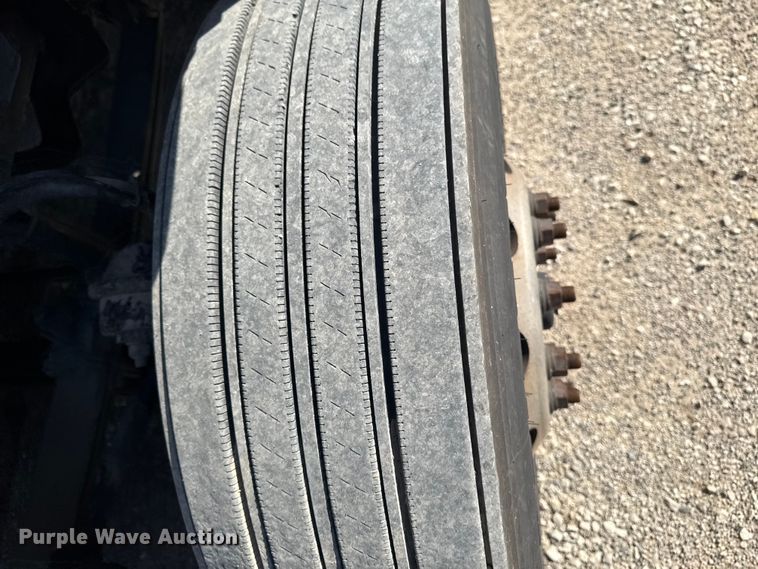 image for item YA2997 2017 Freightliner  Cascadia semi truck