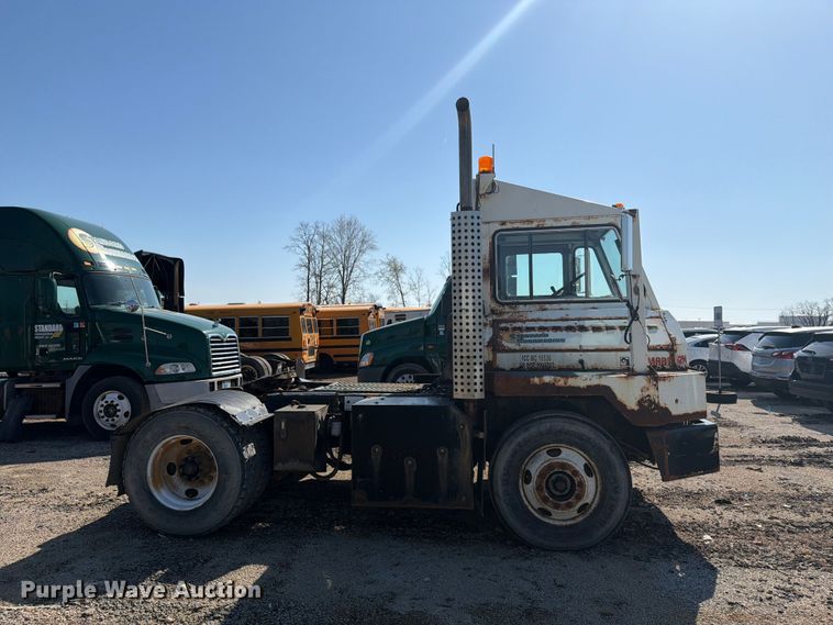 image for item YA2998 2011 Kalmar  Ottawa yard truck
