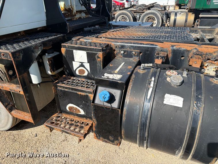image for item YA2998 2011 Kalmar  Ottawa yard truck