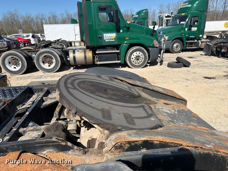 image for item YA2998 2011 Kalmar  Ottawa yard truck