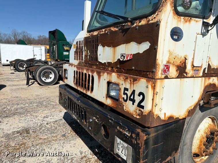image for item YA2998 2011 Kalmar  Ottawa yard truck