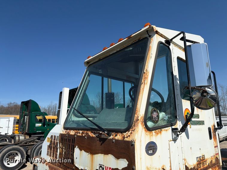 image for item YA2998 2011 Kalmar  Ottawa yard truck