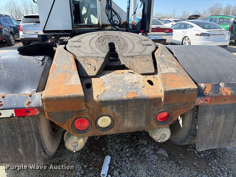 image for item YA2998 2011 Kalmar  Ottawa yard truck
