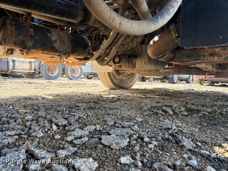 image for item YA2998 2011 Kalmar  Ottawa yard truck