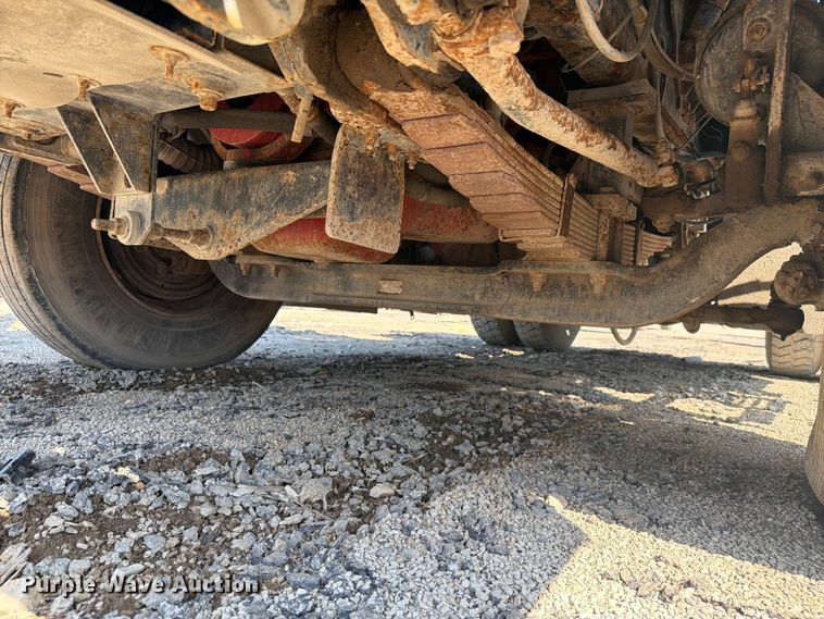 image for item YA2998 2011 Kalmar  Ottawa yard truck