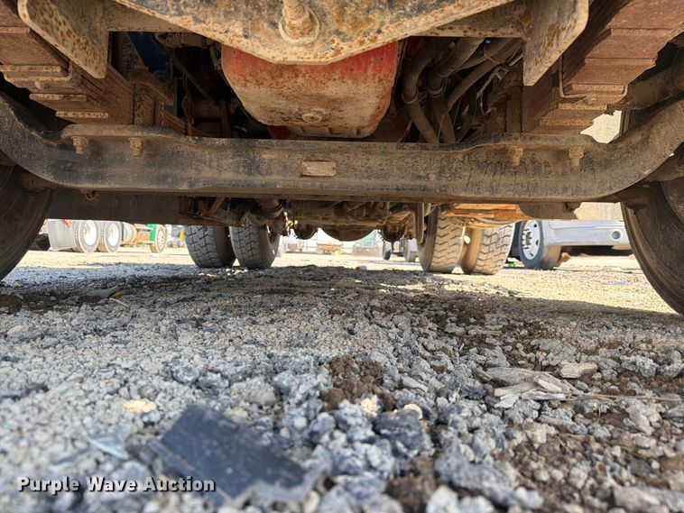 image for item YA2998 2011 Kalmar  Ottawa yard truck