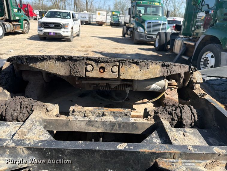 image for item YA2998 2011 Kalmar  Ottawa yard truck