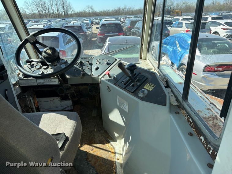 image for item YA2998 2011 Kalmar  Ottawa yard truck