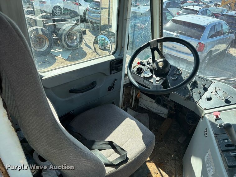 image for item YA2998 2011 Kalmar  Ottawa yard truck