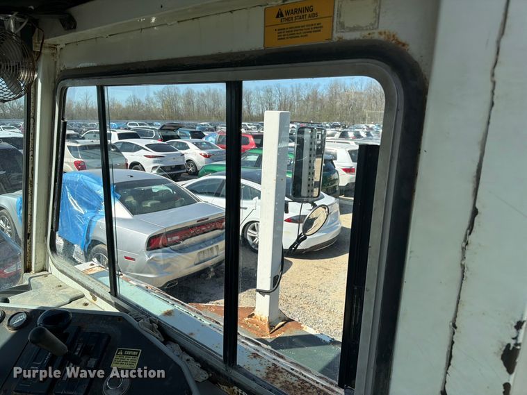 image for item YA2998 2011 Kalmar  Ottawa yard truck