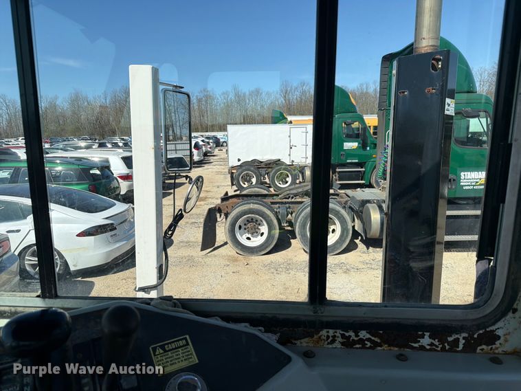 image for item YA2998 2011 Kalmar  Ottawa yard truck