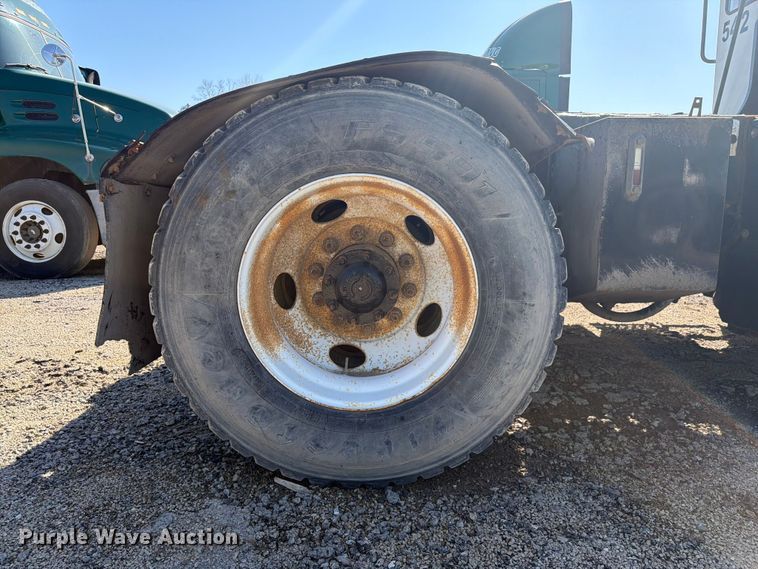 image for item YA2998 2011 Kalmar  Ottawa yard truck