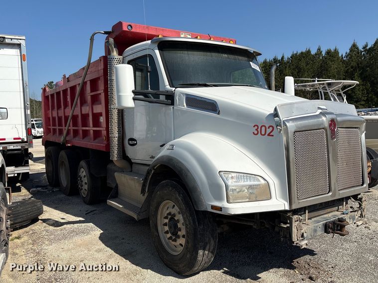 image for item YA3013 2015 Kenworth T880 dump truck