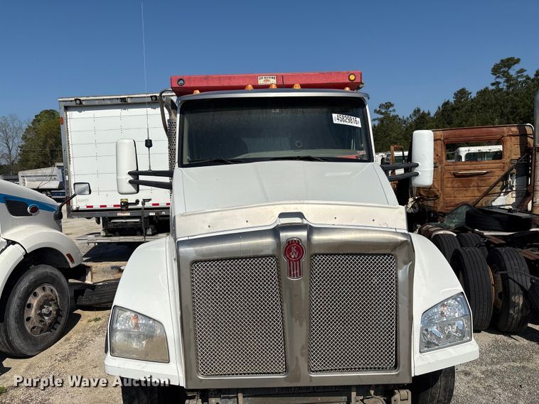 image for item YA3013 2015 Kenworth T880 dump truck