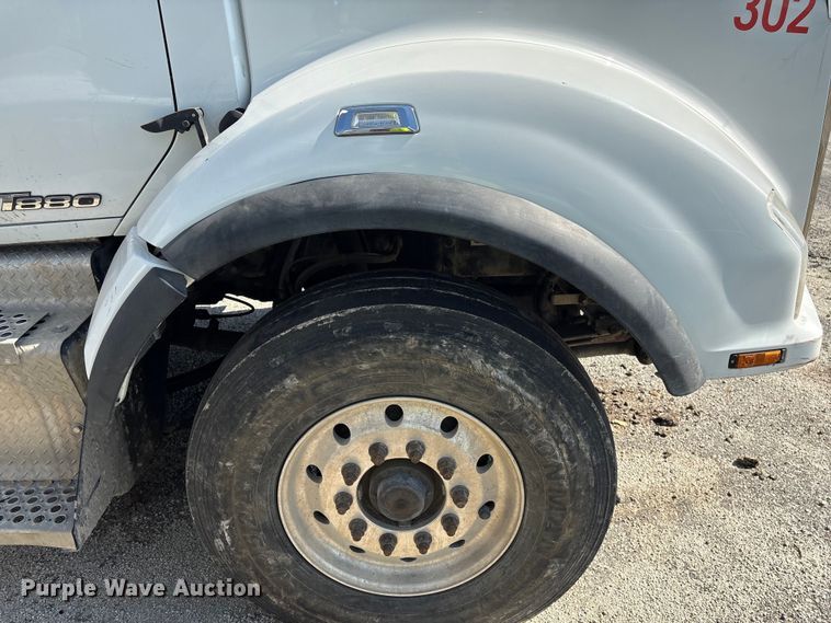 image for item YA3013 2015 Kenworth T880 dump truck