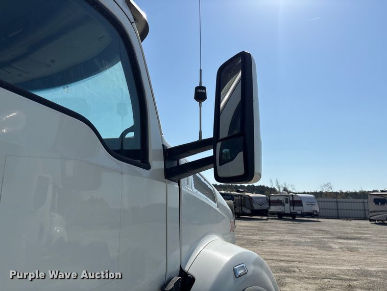 image for item YA3013 2015 Kenworth T880 dump truck