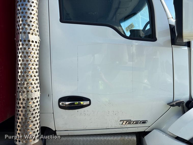 image for item YA3013 2015 Kenworth T880 dump truck