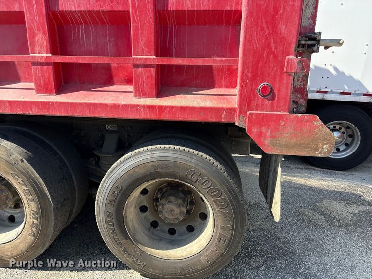 image for item YA3013 2015 Kenworth T880 dump truck