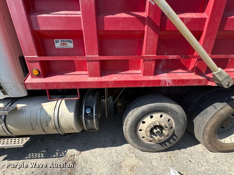 image for item YA3013 2015 Kenworth T880 dump truck