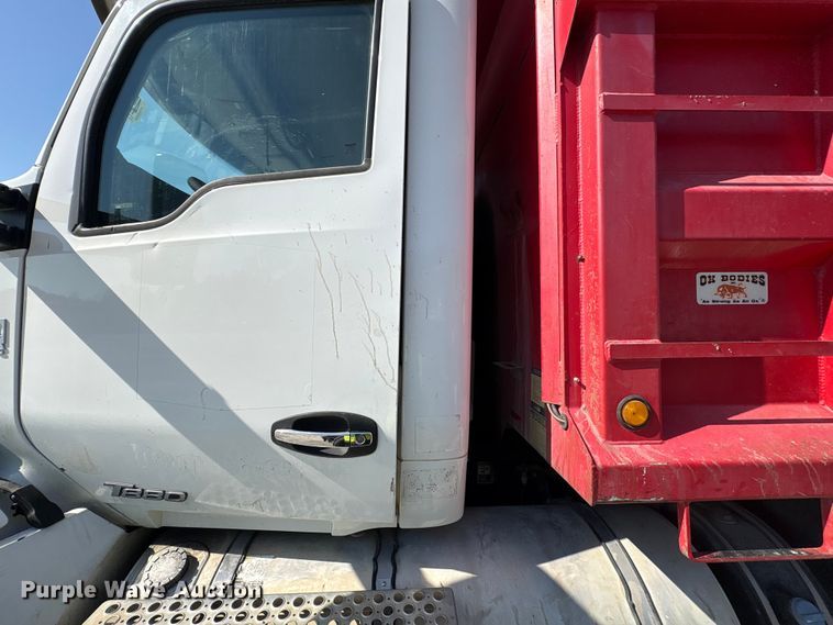 image for item YA3013 2015 Kenworth T880 dump truck