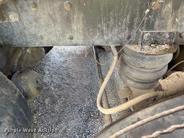image for item YA3013 2015 Kenworth T880 dump truck