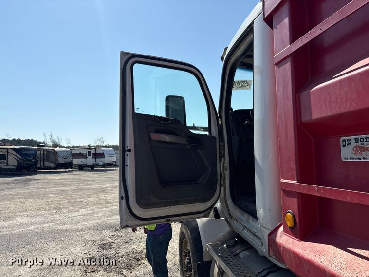 image for item YA3013 2015 Kenworth T880 dump truck