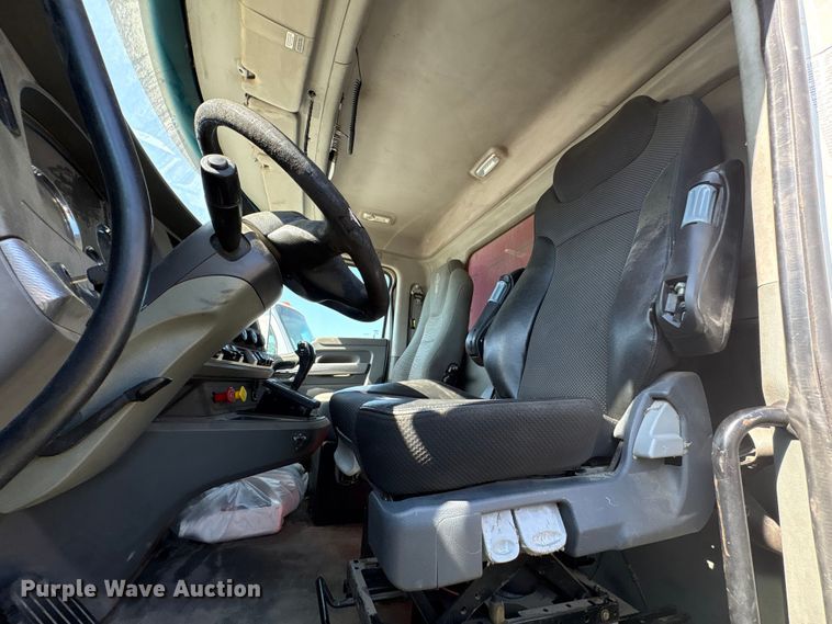 image for item YA3013 2015 Kenworth T880 dump truck