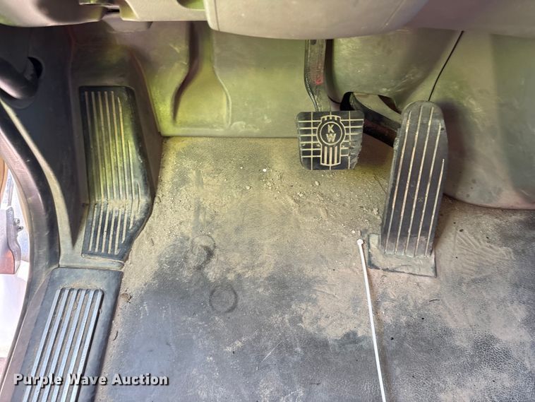 image for item YA3013 2015 Kenworth T880 dump truck
