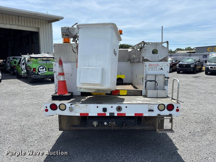 image for item YA3062 2013 Ford F450 Super Duty bucket truck