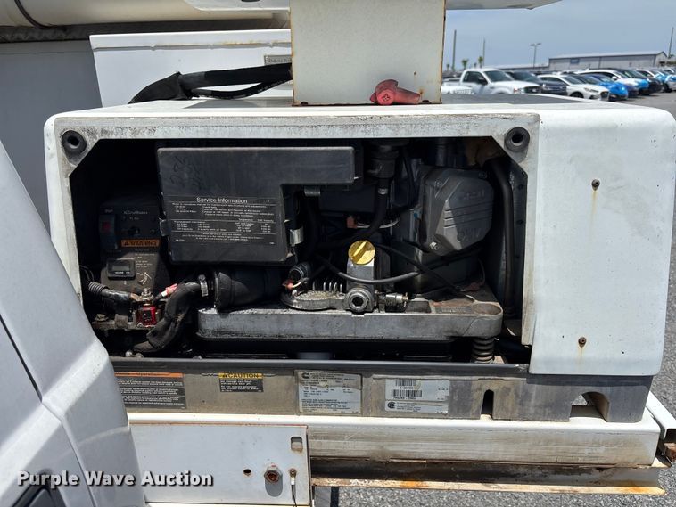 image for item YA3062 2013 Ford F450 Super Duty bucket truck