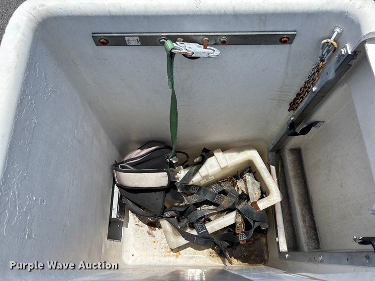 image for item YA3062 2013 Ford F450 Super Duty bucket truck
