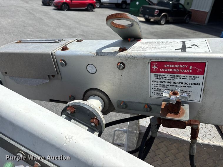 image for item YA3062 2013 Ford F450 Super Duty bucket truck