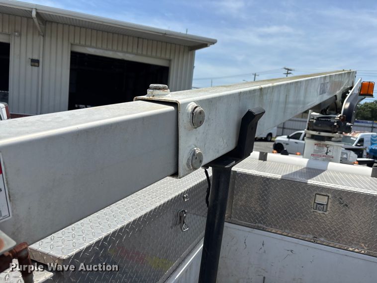 image for item YA3062 2013 Ford F450 Super Duty bucket truck