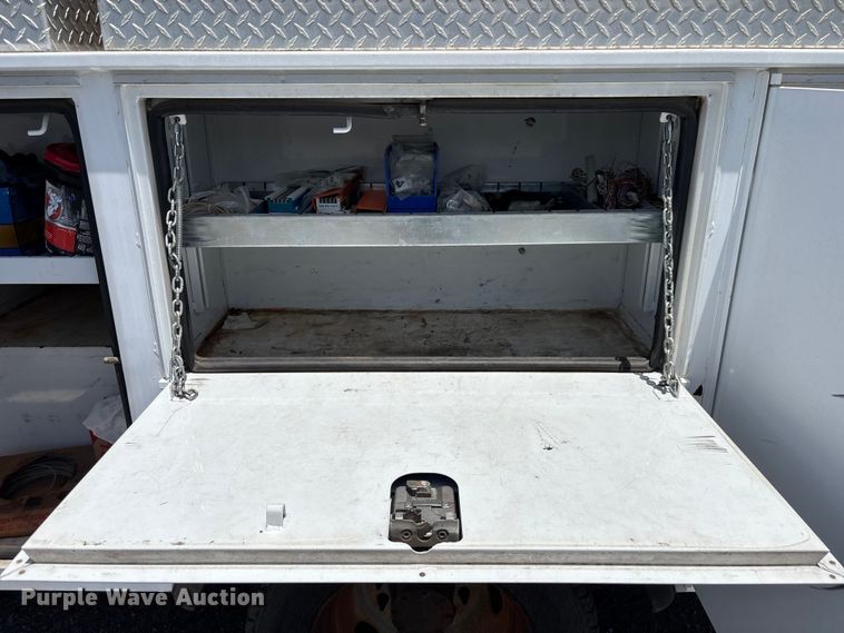 image for item YA3062 2013 Ford F450 Super Duty bucket truck